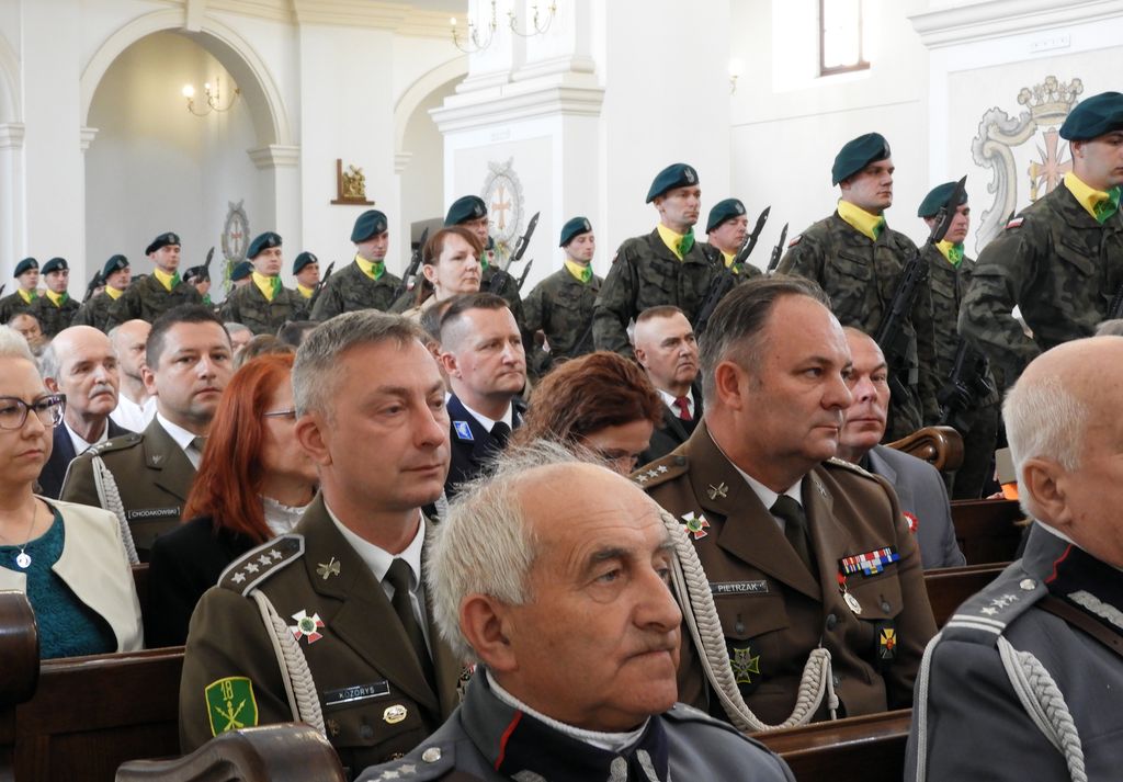 MSZA ŚWIETA Z UDZIAŁEM SŁUŻB MUNDUROWYCH 