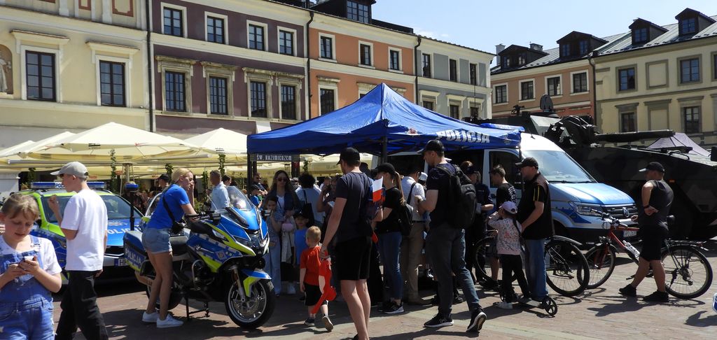 stoisko promocyjne policji 