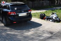 fot.: Potrącenie motocyklisty przez kierującego toyotą