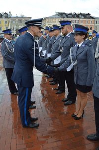 Komendant Wojewódzki Policji w Lublinie wręcza awanse policjantom z KMP w Zamościu