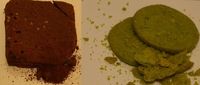 ciasteczka w kształcie brązowego kwadratu oraz zielonego kółka zawierające w swoim składzie narkotyki