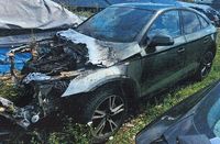 zniszczone w wyniku podpalenia osobowe Audi