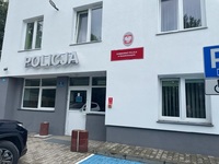 wejście do budynku Komisariatu Policji w Szczebrzeszynie