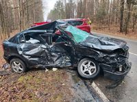 uszkodzony po zderzeniu z Toyotą Opel