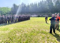 policjanci i funkcjonariusze innych służb w czasie obozu dla uczniów