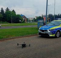 radiowóz i dron