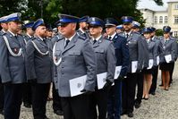 policjanci z aktami mianowania