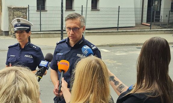 briefing prasowy policjantów