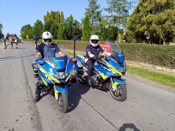 policyjni motocykliści