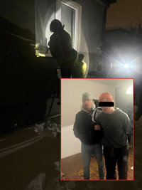 kolaż zdjęć, strażacy wyważają okno w mieszkaniu, na dole zdjęcie policjanta służby kryminalnej wraz z zatrzymanym mężczyzną