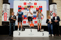 kolarki na podium